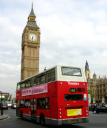 Compare London sightseeing tours by bus photo