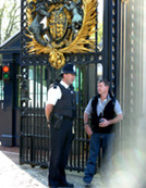 Tour England Buckingham Palace on a Budget photo