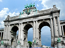 Triumph Arch Jubilee park Brussels photo