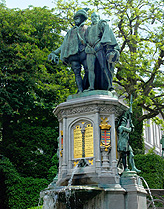 Counts Egmont & Hoorn Statue photo