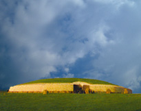Newgrange cairn photo