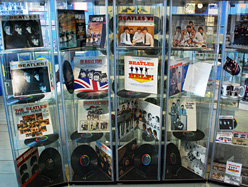 Album Display Halle Beatles  Collection
