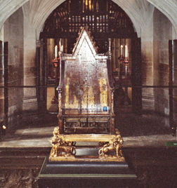 Platagenet coronations throne minus the stone of scone photo