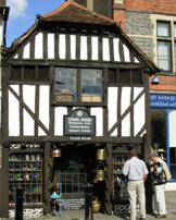Henley-on-Thames Antiques Shooping photo