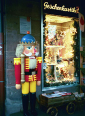 weihnactsmarkt nurnburg Christmas shopping photo