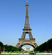 Le Toru Eiffel Paris looking toward the Siene photo